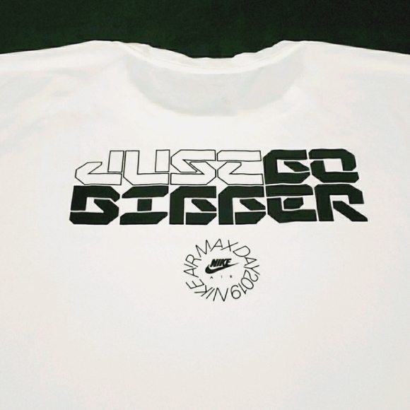 The Nike Tee Shirt Dri-Fit Size XXL - Picture 1 of 7